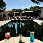 La Dune, & Otel Gassin