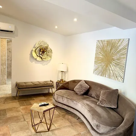 La Dune, & Hotel Gassin