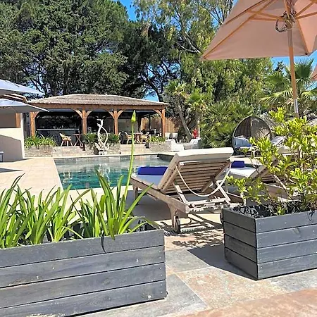 La Dune, & 4*